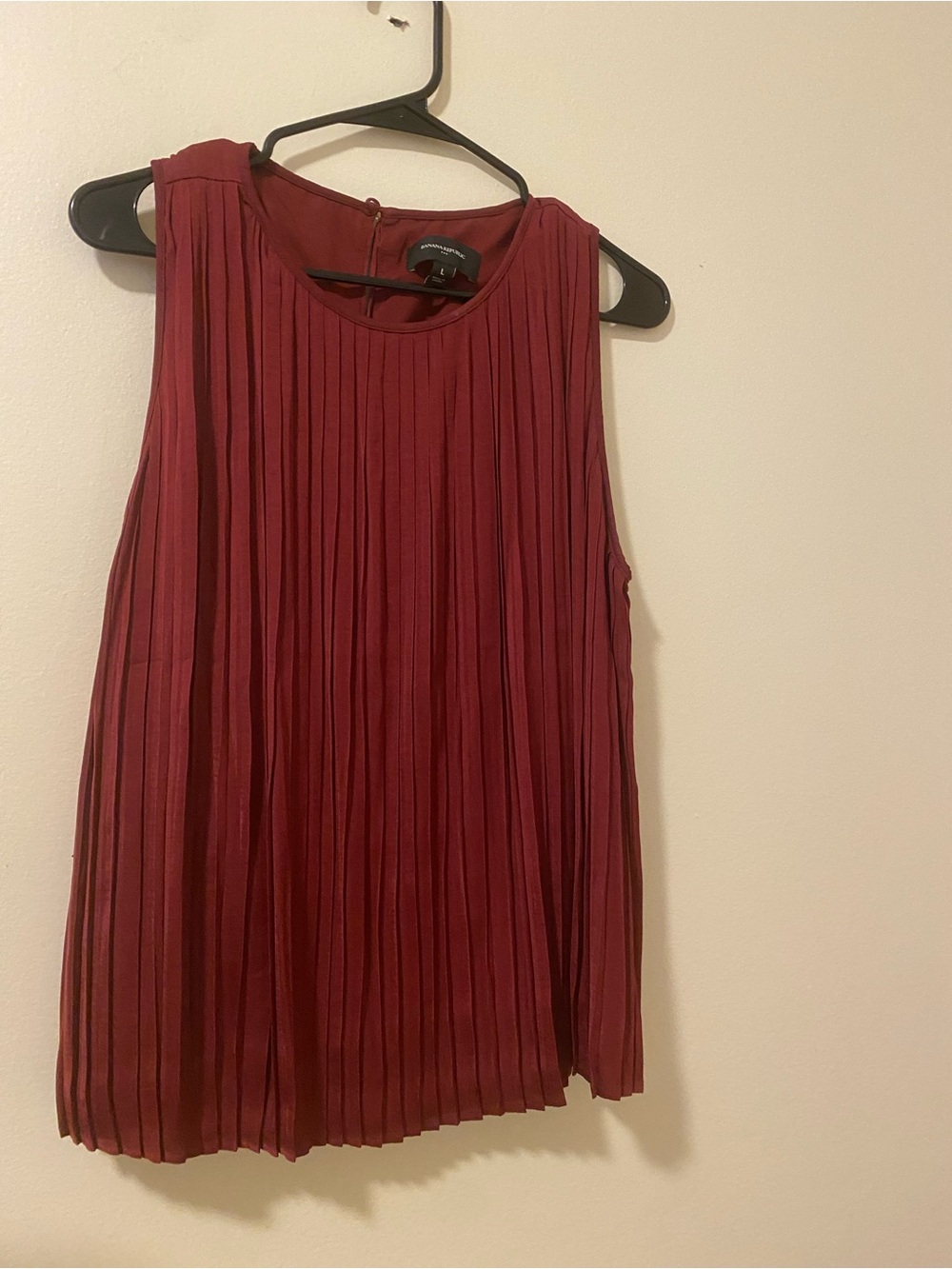 Banana Republic Pleated Sleeveless Tank - Burgundy
